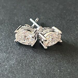 Moissanite Diamond 2.0 CT Oval cut stud earrings Retail $470